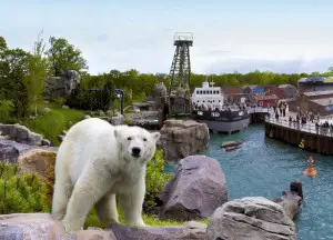 Panoramablick Hafen Yukon Bay mit Eisbär Zoo Hannover