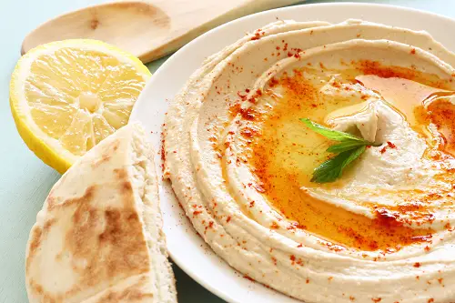 Orientalische, gesunde Leckerei: Unser Hummus-Rezept